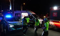 Ekip aracı ile otomobil çarpıştı: 2'si polis, 3 yaralı