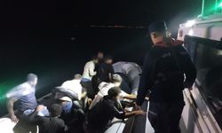 İzmir açıklarında 31 göçmen kurtarıldı!