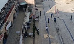 Polis aracının camını bıçakla kırıp ekiplere saldırdı!