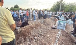Diyarbakır'da feci kaza: 5 kardeş ve 2 yeğen yan yana toprağa verildi