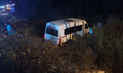 Yolcu minibüsü ile otomobil çarpıştı: 11 yaralı