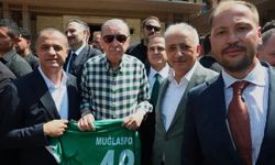 Cumhurbaşkanı Erdoğan’a Muğlaspor forması takdim edildi