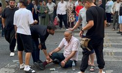 Yaşlı adama çarptı, 'Öğretmenleri böyle mi öğretti' dedi!