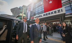 Özgür Özel, YENİ Parti Genel Merkezi'nde fidan dikti