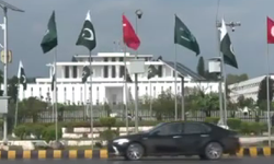 İslamabad'da Pakistan, Türkiye ve Suudi Arabistan bayrakları göndere çekildi
