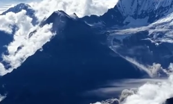 Himalayalar’da buzul kopması kamerada: Sel felaketini tetikledi