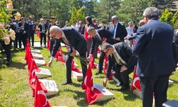 Kurtulmuş, Büyük Zafer’in 104. yıl dönümünde Kocatepe’de