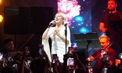 Muazzez Ersoy Manavgat'ta konser verdi