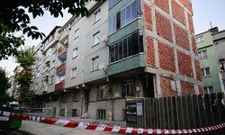 Sultangazi'de iki apartmanda çatlak paniği