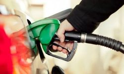 Akaryakıtta tarihi eşik: Motorin 100 lirayı aştı