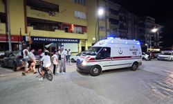 Otomobil AK Parti ilçe binasına daldı
