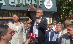 Özgür Özel'den peş peşe gaflar: Partisinin adını bir türlü öğrenemedi!