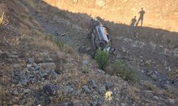 Kamyonet şarampole yuvarlandı: 3 yaralı