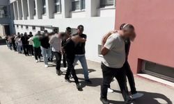 Evlerinden çok sayıda silah ve uyuşturucu çıktı!