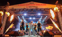 Menemen'de on binler Sefo ile coştu!