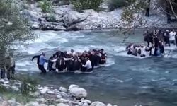 Sarp arazide acı yolculuk: Cenazeyi 7 kilometre omuzlarda taşıdılar