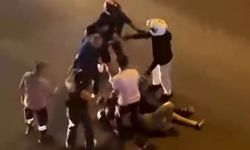 Cadde ortasında döverek hastanelik ettiler!