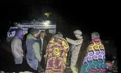 Ağrı'da yayla dönüşünde mahsur kalan 40 kişi kurtarıldı