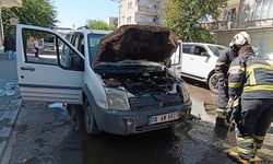 Batman'da park halindeki araçta yangın