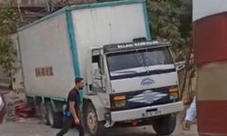 Freni boşalan kamyon dehşet saçtı