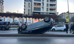 Güngören’de kaza yapan aracın takla attığı anlar kamerada
