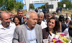 Selçuk Mızraklı tahliye edildi: Benden önce bu kapının önünde olması gereken Selahattin Demirtaş'tır