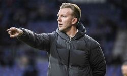 Yeni teknik direktör belirlenene kadar Dirk Kuyt görev yapacak!
