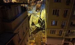 Beyoğlu'nda 5 katlı metruk bina çöktü
