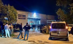 Forkliftten düşen demirlerin altında can verdi!