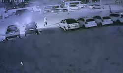 Benzin bidonuyla geldi, galerideki 6 aracı ateşe verdi
