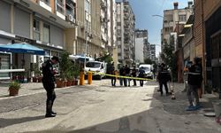 İş yeri önünde silahlı saldırı: Ölü ve yaralı var!