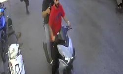 Çantayı kapıp kaçtılar, kadın peşlerinden koştu