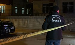 Boşanma aşamasındaki eşini sokakta tabancayla öldürdü