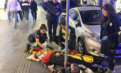 İki otomobilin arasından geçerken kaza yapan motosiklet sürücüsü yaralandı