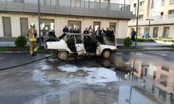 Kahramanmaraş'ta hareketli dakikalar: Seyir halindeki otomobil alev alev yandı