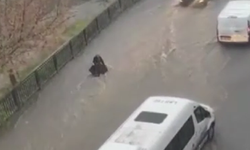 Esenyurt'ta suya kapılan kadın böyle sürüklendi