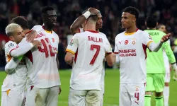 Galatasaray'da 2 futbolcu hariç tüm takımı övdü
