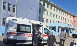 Başakşehir'de ortaokulda kız öğrenciden bıçaklı saldırı: 8 öğrenci yaralı, 1 öğrencinin durumu kritik