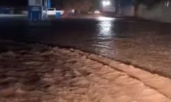 Şanlıurfa’da sağanak su baskınlarına neden oldu