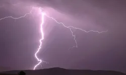 Tekirdağ'da yıldırımın çarptığı kadın ile kızı yaralandı