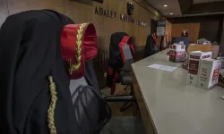 İBB davasında gerginlik: Mahkeme başkanı ara verdi