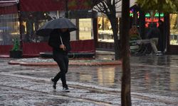 Meteoroloji’den 48 il için sarı, 6 il için turuncu uyarı: Cuma günü yeni yağış bekleniyor