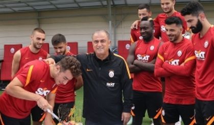 Dünya yıldızlarından Fatih Terim’e sürpriz