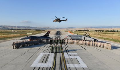 Genelkurmay Başkanı Orgeneral Gürak, F-4 ile uçuş yaptı