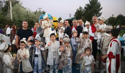 Diyarbakır'da sünnet olan çocuklar halay çekti!