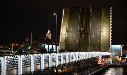 Galata ve Atatürk köprüsünde bakım çalışması yapıldı