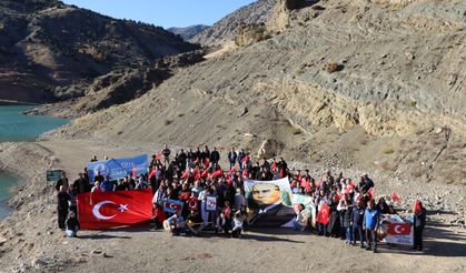 Doğa yürüyüşü ile Cumhuriyet coşkusunu yaşadılar