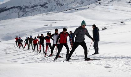 Eksi 15 derecede antrenman yapıyorlar!