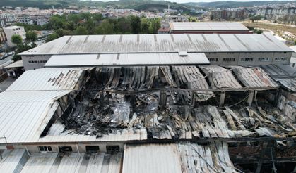 Arnavutköy'de yanan fabrika havadan görüntülendi