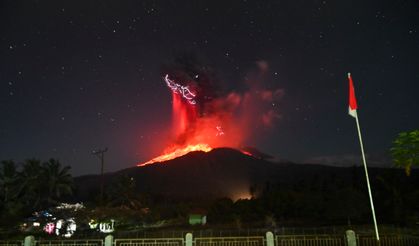 Lewotobi Laki-Laki Yanardağı patladı!